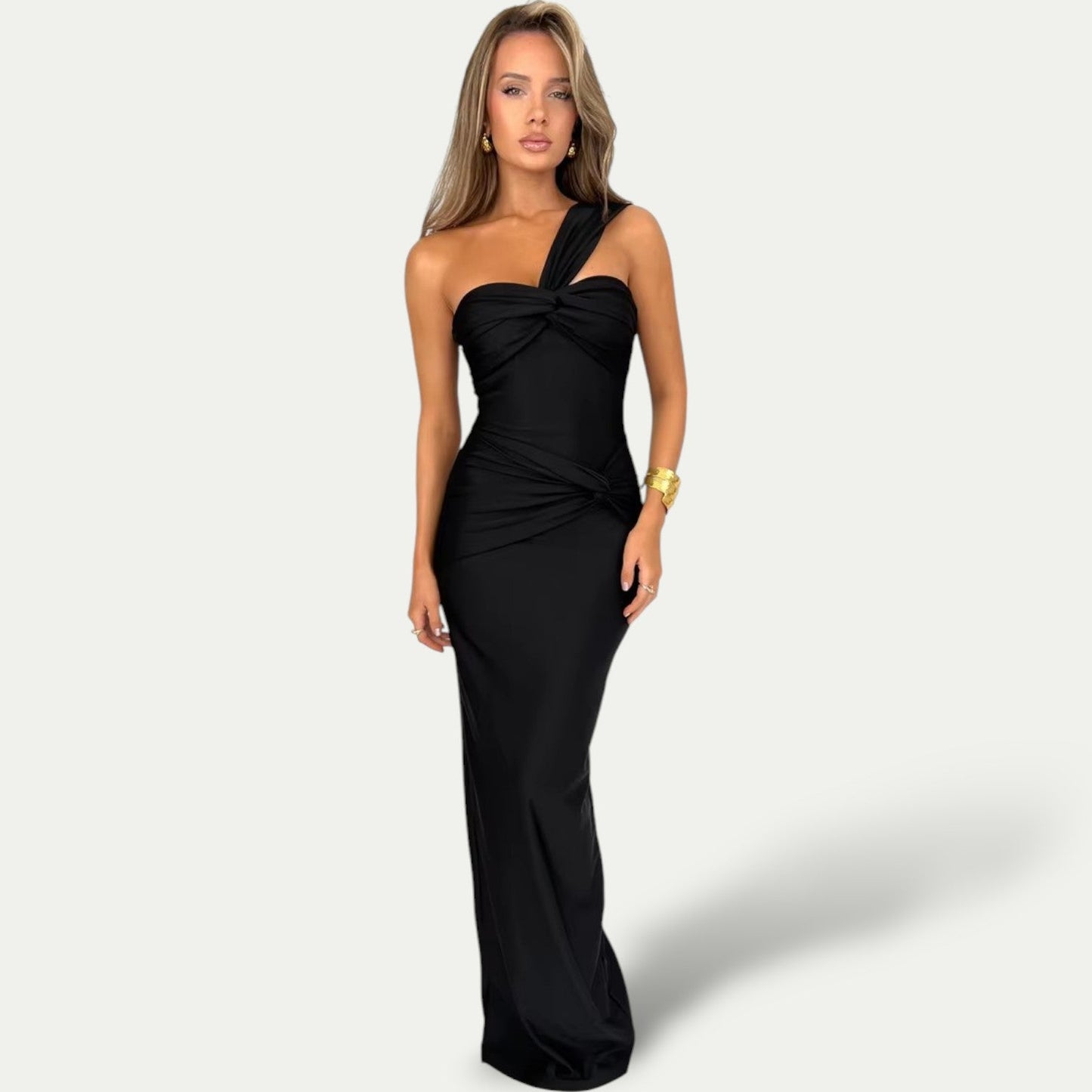 Carla | Robe Moulante Élégante – Longueur Maxi Et Détail Asymétrique