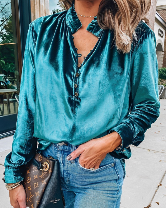 Viviane | Elegant Bluse til Kvinder – Rynket Krave og Chic Knaplukning 