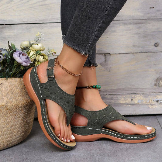 Hvit | Sandaler med Justerbar Rem – Enkelhet og Hverdagsstil 