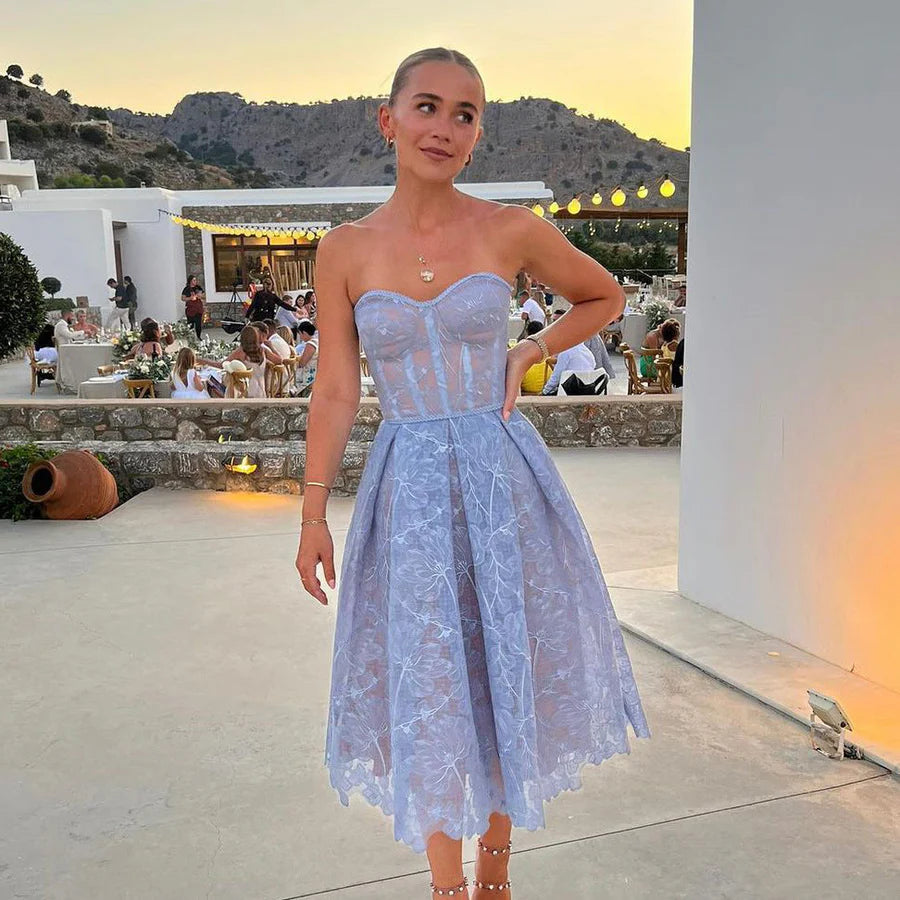 Livia | Midi-Bustierkleid – Strukturierte Eleganz und Weiblichkeit 